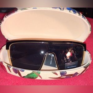 Sean, John sunglasses